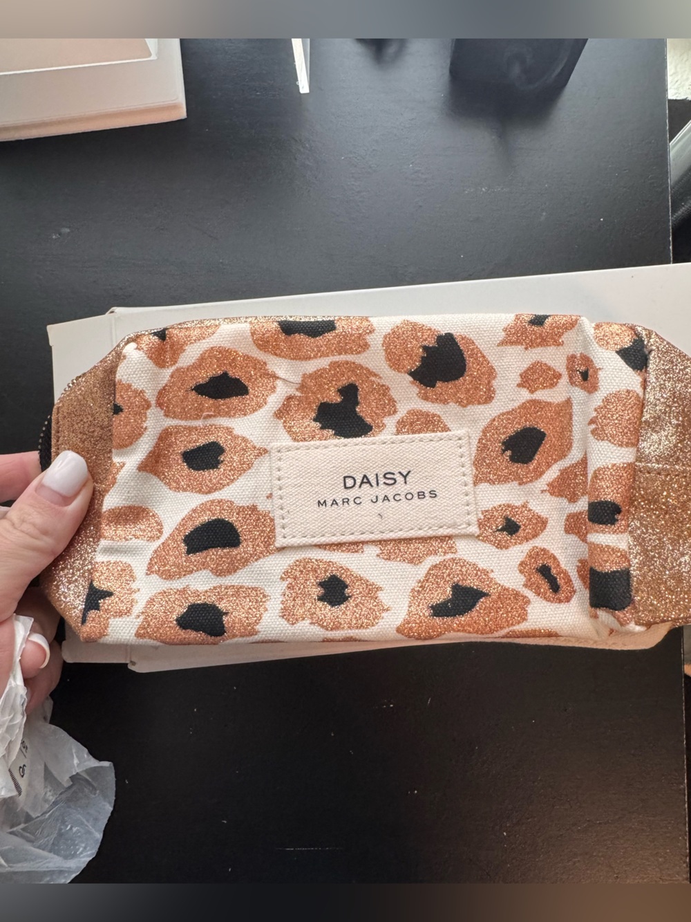 Daisy Marc Jacobs make up bag in box